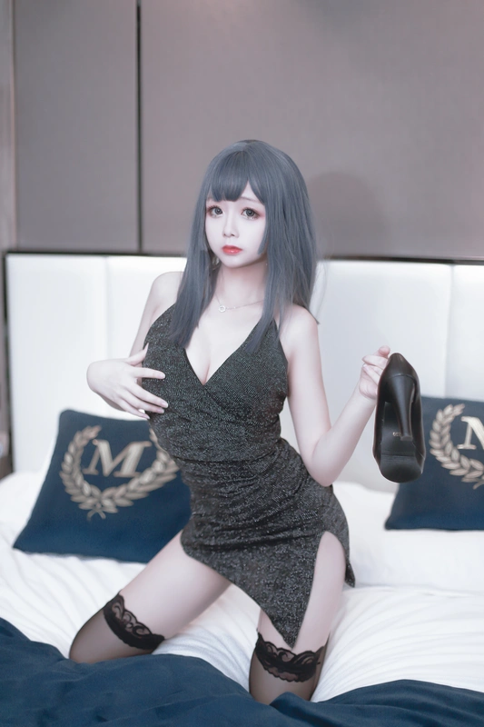 黑色礼服 - 日奈娇