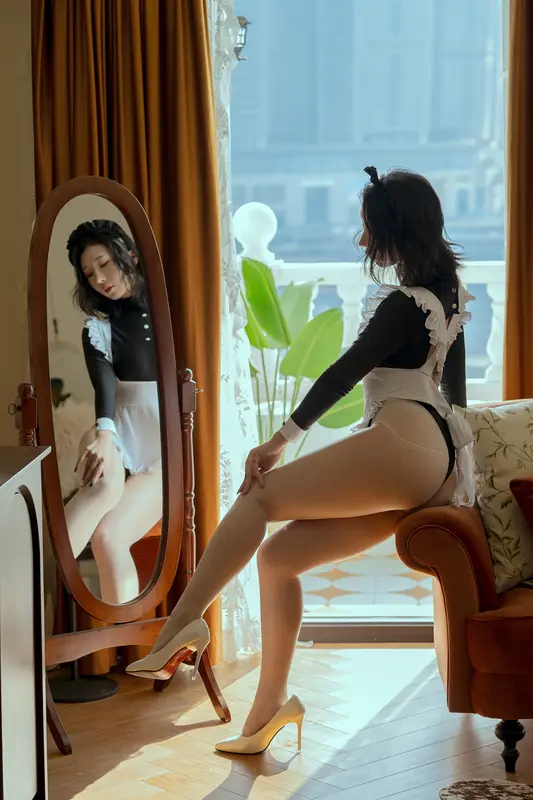 女仆 - 云溪溪